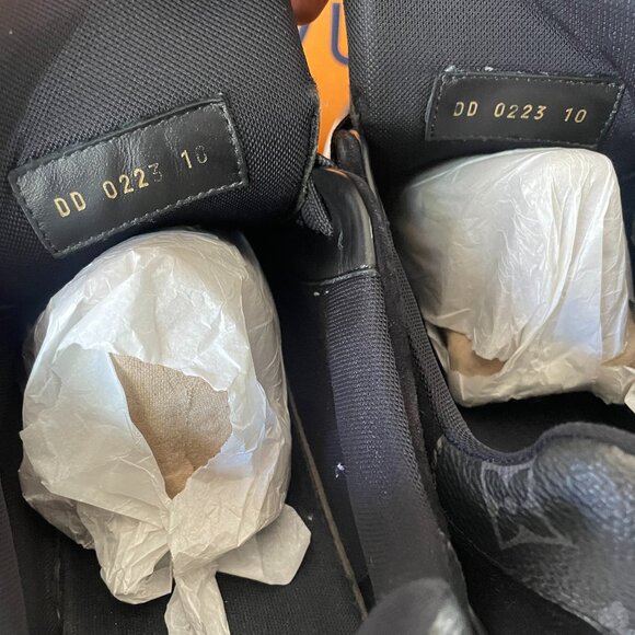 Louis Vuitton Trainer Sneakers - Graphite - Size 12 - w/Box & LV shopping bag - Picture 8 of 11